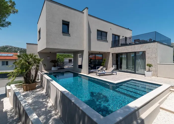 Mia- Private Wellness & Villa Seget Vranjica